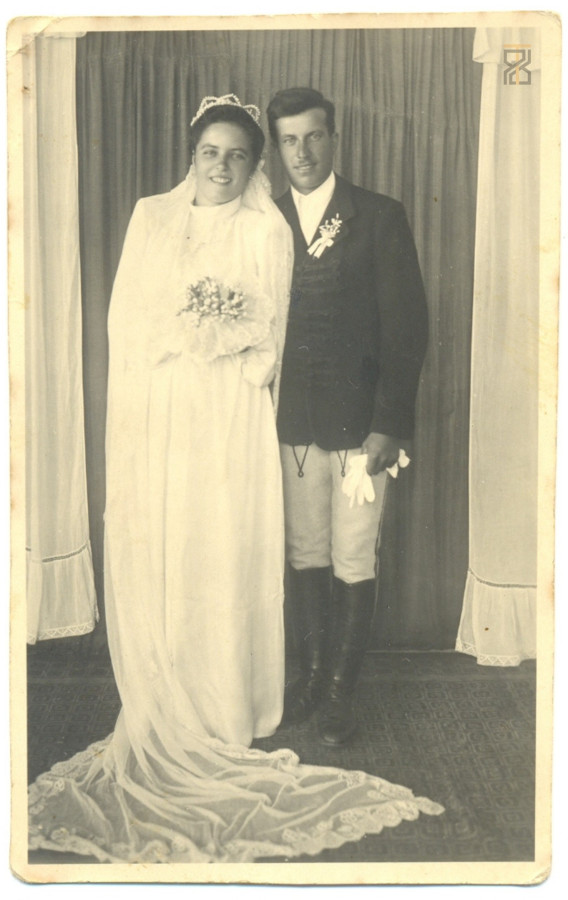 /storage/img/big_repyx-ria-420a-reszeg-rozalia-es-loteny-ignac-1946-posteleport.jpg