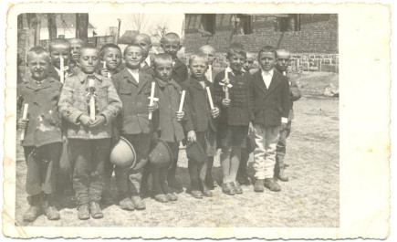 Elsőáldozás, 1943.