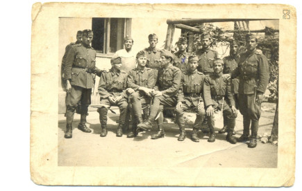 Katonakép, megjelölve rajta id. Szabó Béla