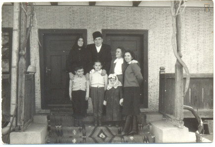 Mátyás Julianna és családja - 1957