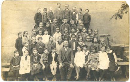 Osztálykép az 1920-as évekből