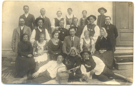 Színjátszók csoportképe - 1935